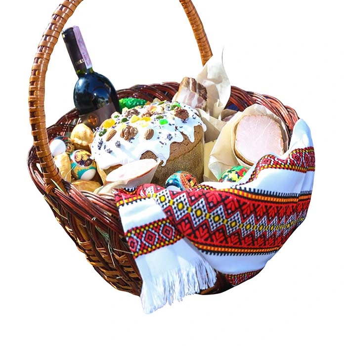 Корзина з кулішем, м'ясом, вином та яйцями для Великодня