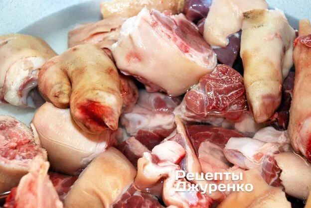 Сире м'ясо для приготування холодецю з кістками та шкірою